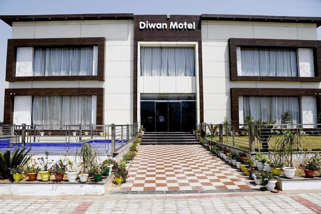 Diwan Hotel And Restaurant Surkhi Exteriör bild