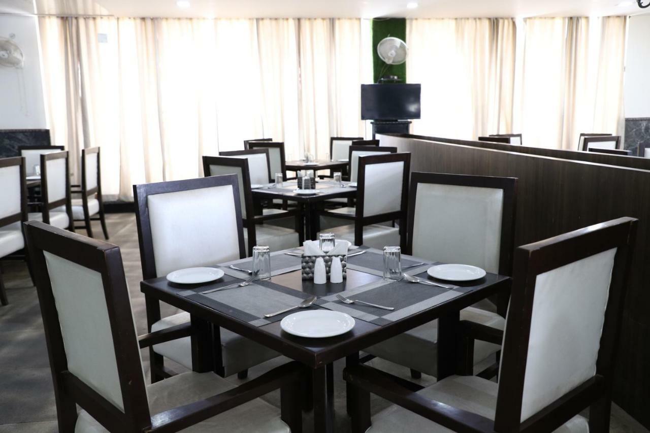 Diwan Hotel And Restaurant Surkhi Exteriör bild