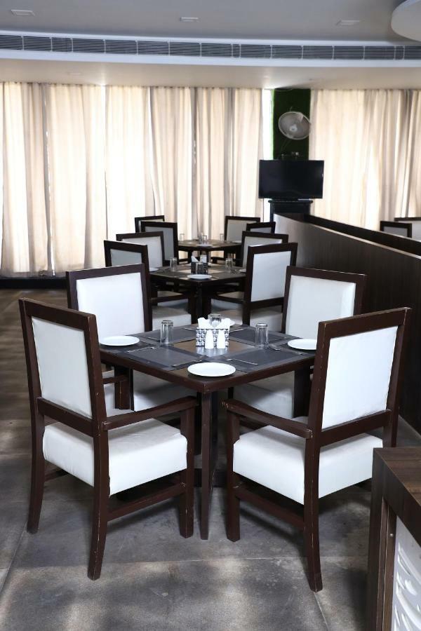 Diwan Hotel And Restaurant Surkhi Exteriör bild