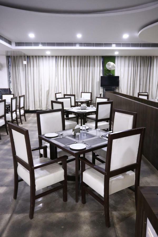 Diwan Hotel And Restaurant Surkhi Exteriör bild