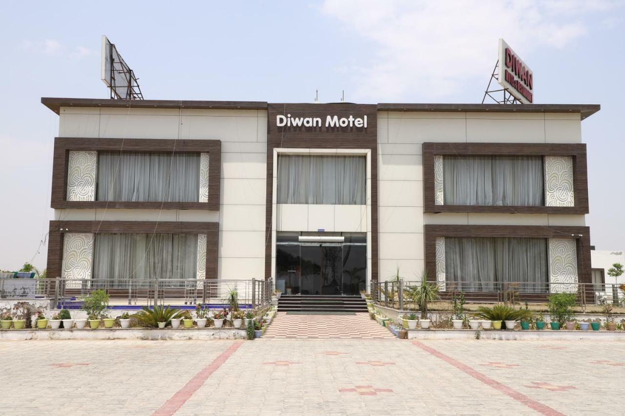 Diwan Hotel And Restaurant Surkhi Exteriör bild